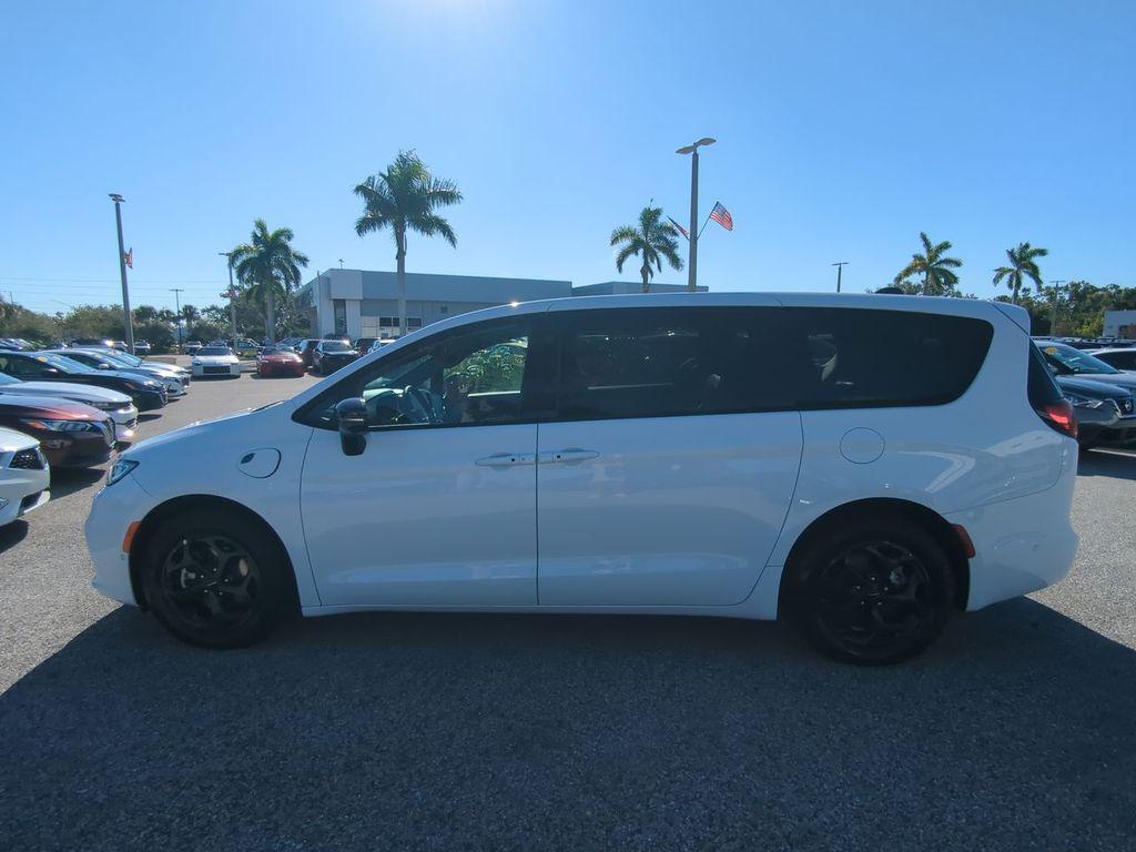 used 2024 Chrysler Pacifica Hybrid car, priced at $30,472