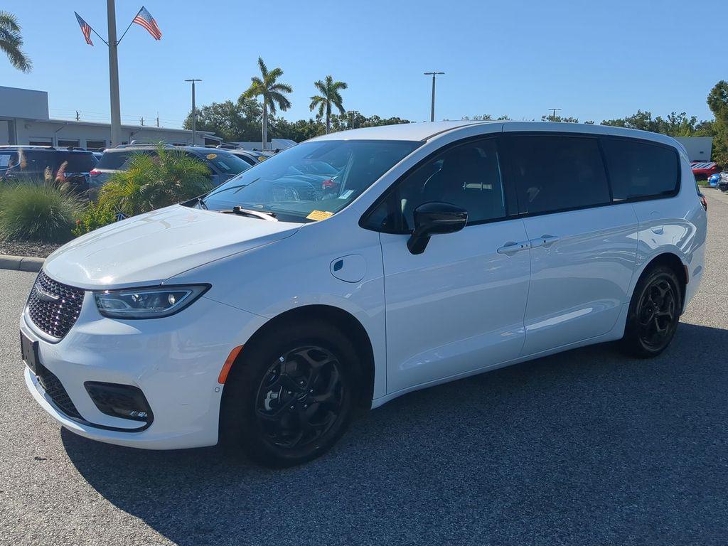 used 2024 Chrysler Pacifica Hybrid car, priced at $30,472