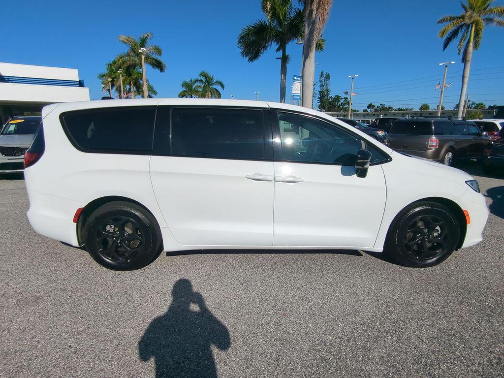 used 2024 Chrysler Pacifica Hybrid car, priced at $30,472