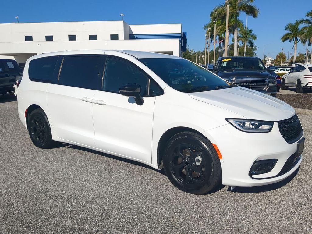used 2024 Chrysler Pacifica Hybrid car, priced at $30,472