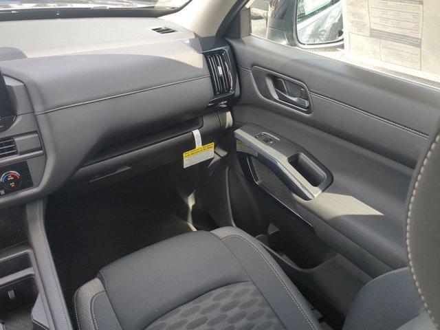 new 2025 Nissan Pathfinder car, priced at $35,600