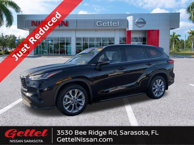 used 2020 Toyota Highlander car, priced at $29,991