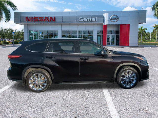 used 2020 Toyota Highlander car, priced at $29,991