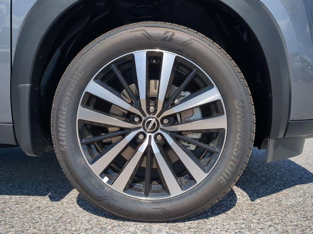 new 2025 Nissan Pathfinder car, priced at $42,878