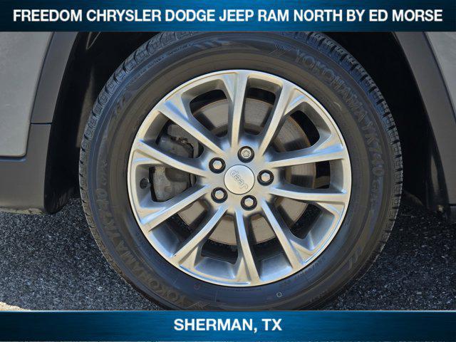 used 2019 Jeep Cherokee car, priced at $13,542
