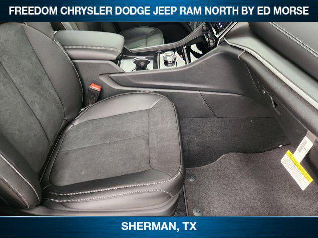 new 2025 Jeep Grand Cherokee car, priced at $43,825