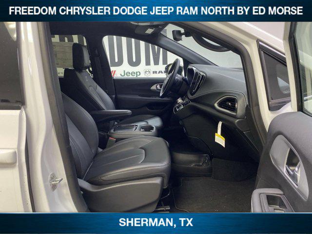 new 2024 Chrysler Pacifica car, priced at $48,195