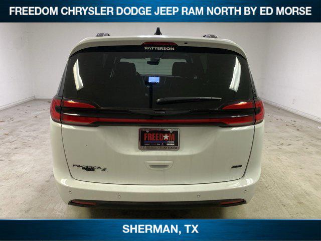new 2024 Chrysler Pacifica car, priced at $48,195
