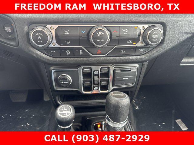 new 2025 Jeep Gladiator car, priced at $39,992