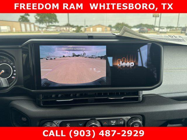 new 2025 Jeep Gladiator car, priced at $39,992