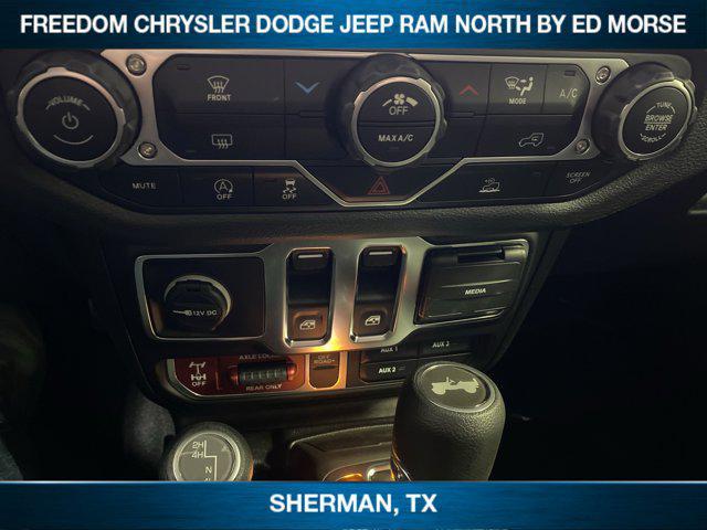 new 2025 Jeep Wrangler car, priced at $43,076