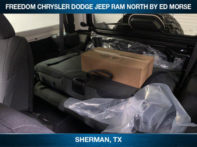 new 2025 Jeep Wrangler car, priced at $43,076