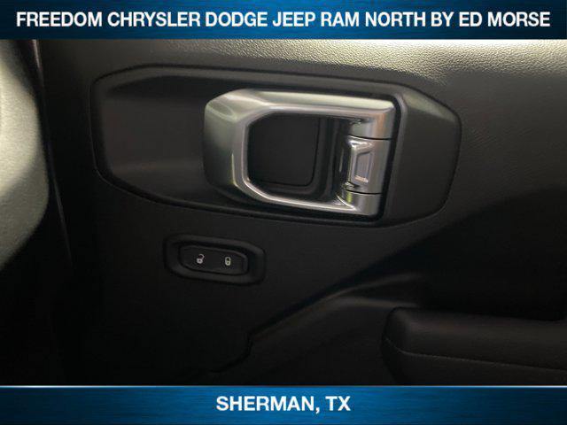 new 2025 Jeep Wrangler car, priced at $43,076