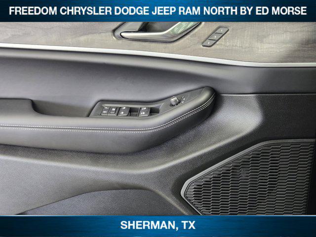 new 2025 Jeep Grand Cherokee car, priced at $41,945