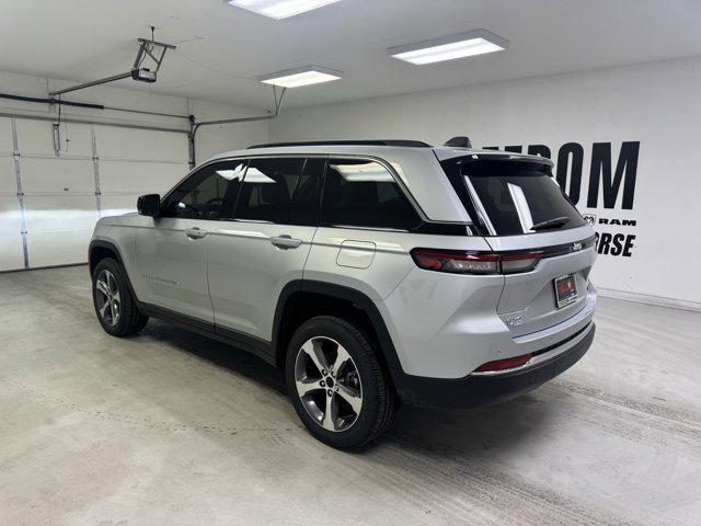 new 2025 Jeep Grand Cherokee car, priced at $41,872