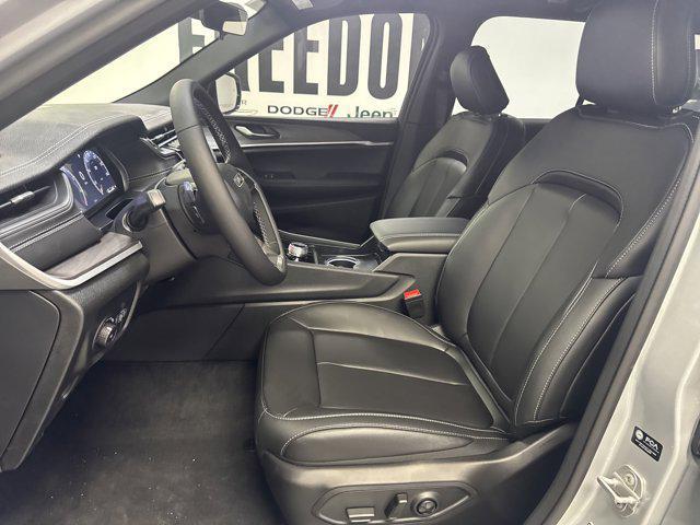 new 2025 Jeep Grand Cherokee car, priced at $41,872