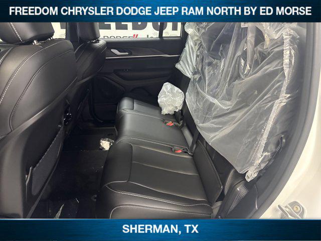 new 2025 Jeep Grand Cherokee car, priced at $45,711
