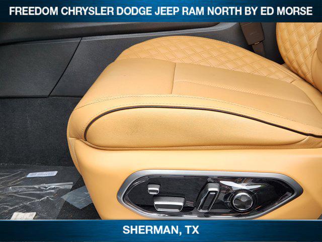 new 2025 Jeep Grand Cherokee car, priced at $53,720