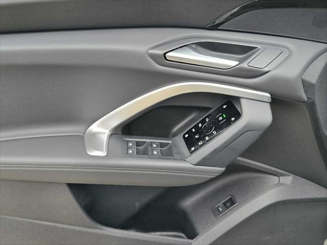new 2025 Audi Q5 car, priced at $58,190
