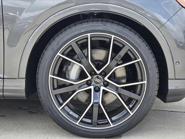 new 2025 Audi Q7 car, priced at $83,990