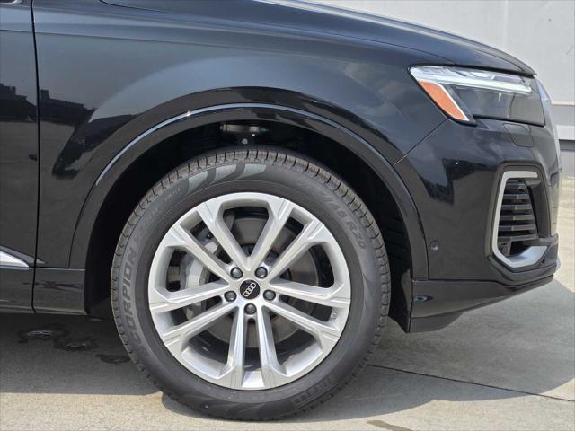 new 2025 Audi Q7 car, priced at $69,640