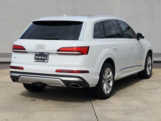 new 2025 Audi Q7 car, priced at $75,890