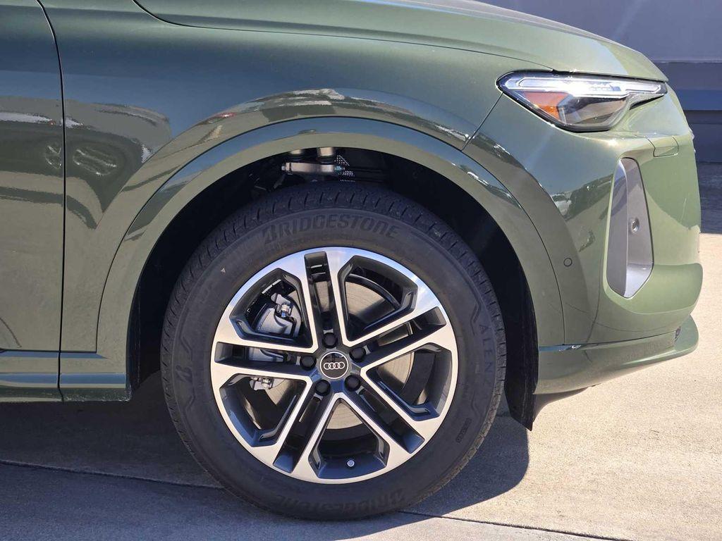 new 2025 Audi Q5 car, priced at $59,550