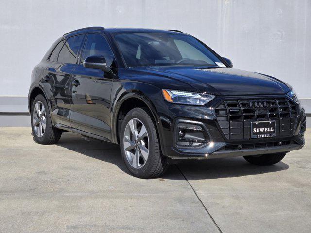 new 2025 Audi Q5 car, priced at $56,135