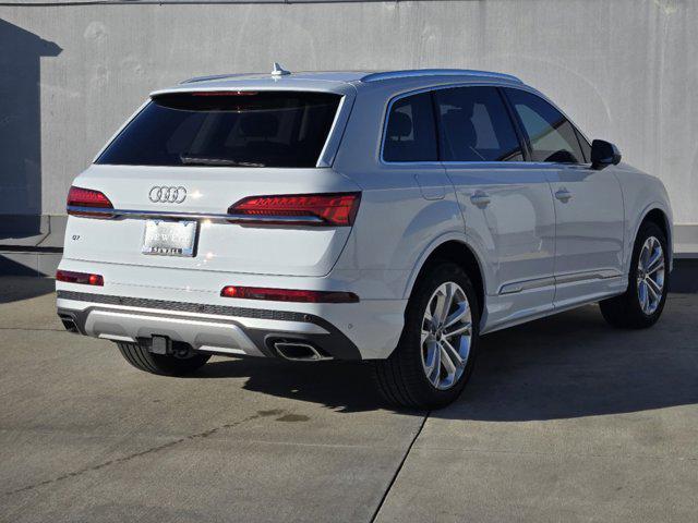 new 2025 Audi Q7 car, priced at $75,650