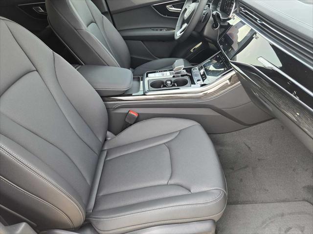 new 2025 Audi Q7 car, priced at $70,480