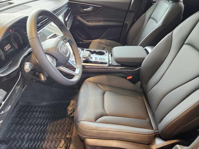 new 2025 Audi Q7 car, priced at $77,840