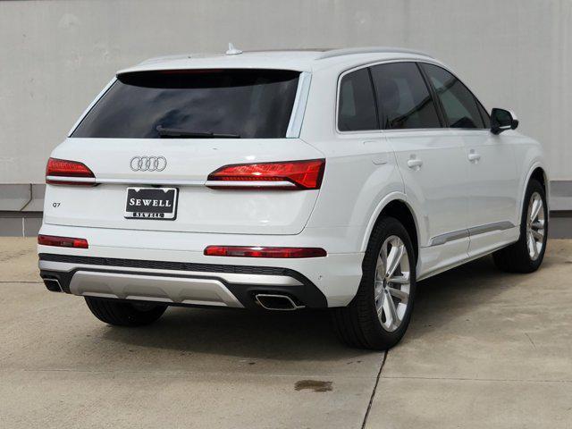 new 2025 Audi Q7 car, priced at $65,600