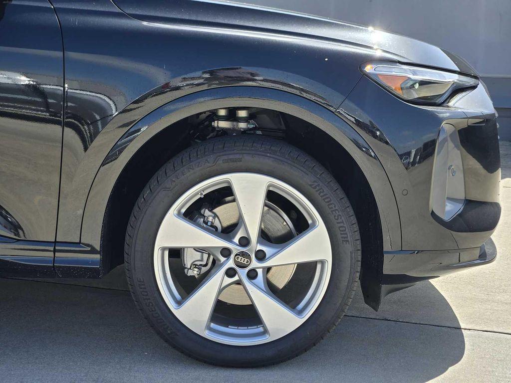 new 2025 Audi Q5 car, priced at $59,390