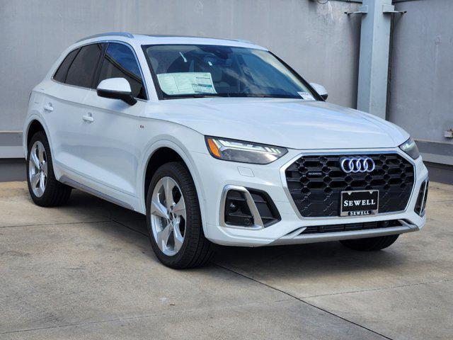 new 2025 Audi Q5 car, priced at $61,285