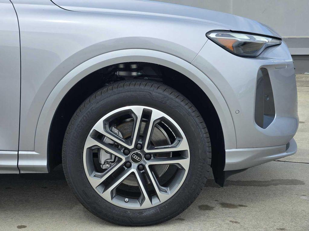 new 2025 Audi Q5 car, priced at $58,190