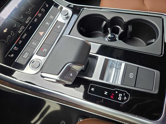 new 2025 Audi Q7 car, priced at $70,440