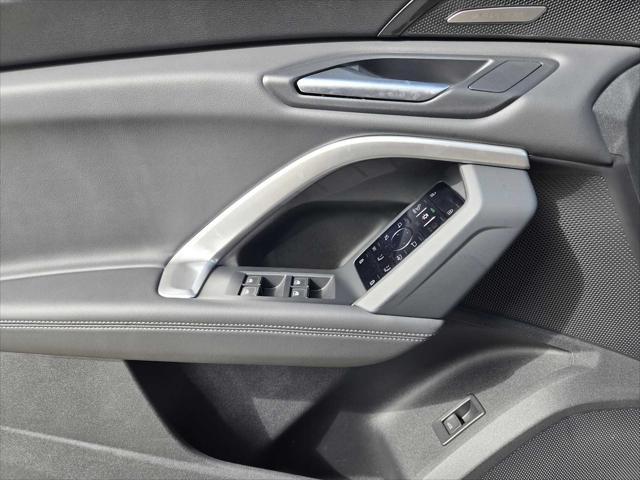 new 2025 Audi Q5 car, priced at $58,971