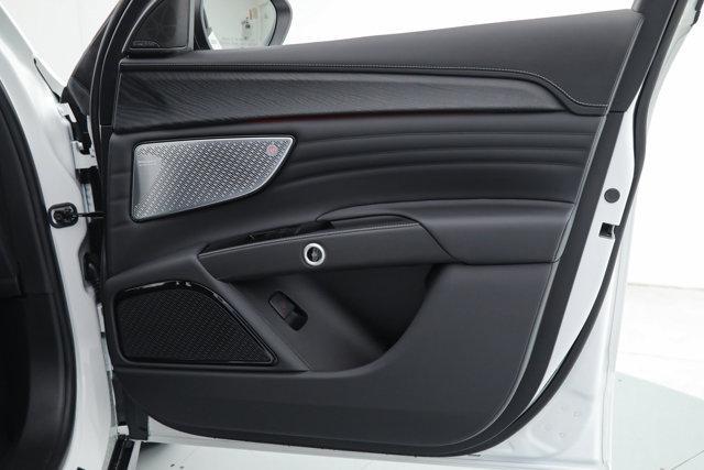 new 2025 Maserati Grecale car, priced at $79,425