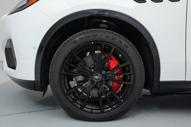 new 2025 Maserati Grecale car, priced at $79,425