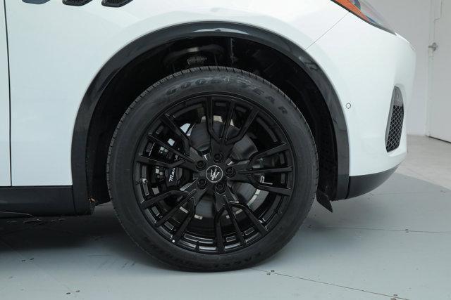 new 2025 Maserati Grecale car, priced at $78,425