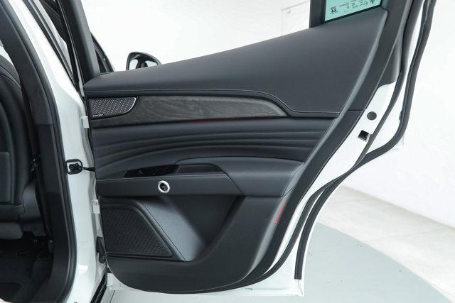 new 2025 Maserati Grecale car, priced at $78,425