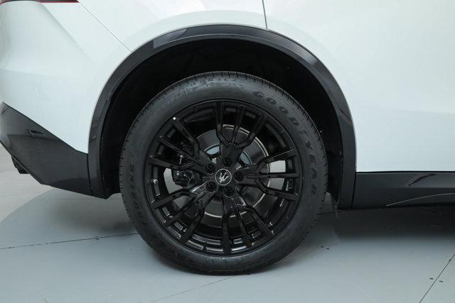 new 2025 Maserati Grecale car, priced at $78,425
