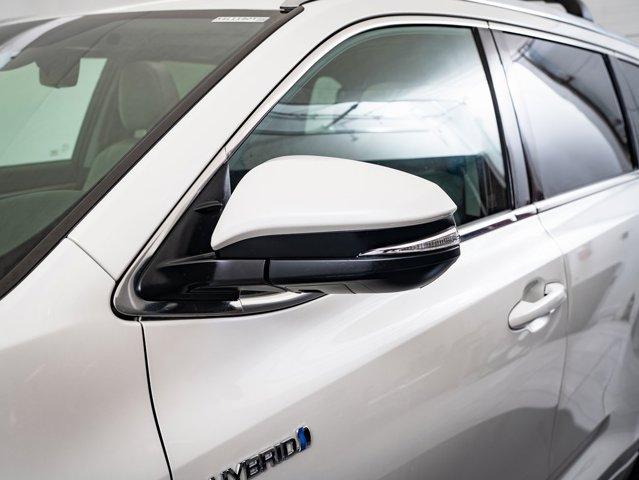 used 2019 Toyota Highlander Hybrid car, priced at $30,998