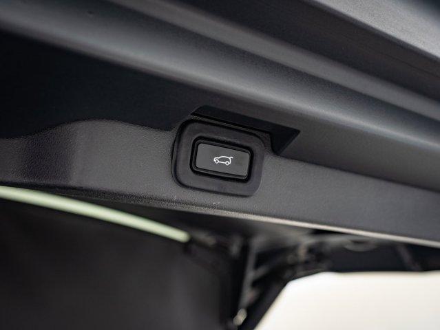 used 2022 Land Rover Discovery car, priced at $41,998