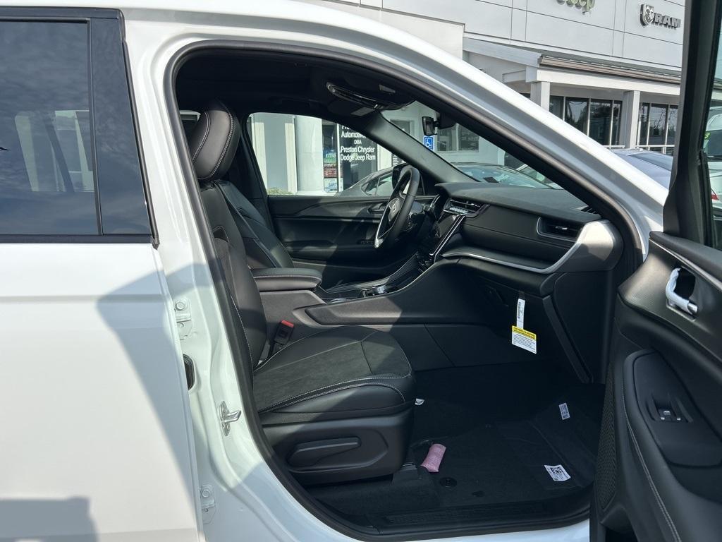 new 2025 Jeep Grand Cherokee L car, priced at $38,510