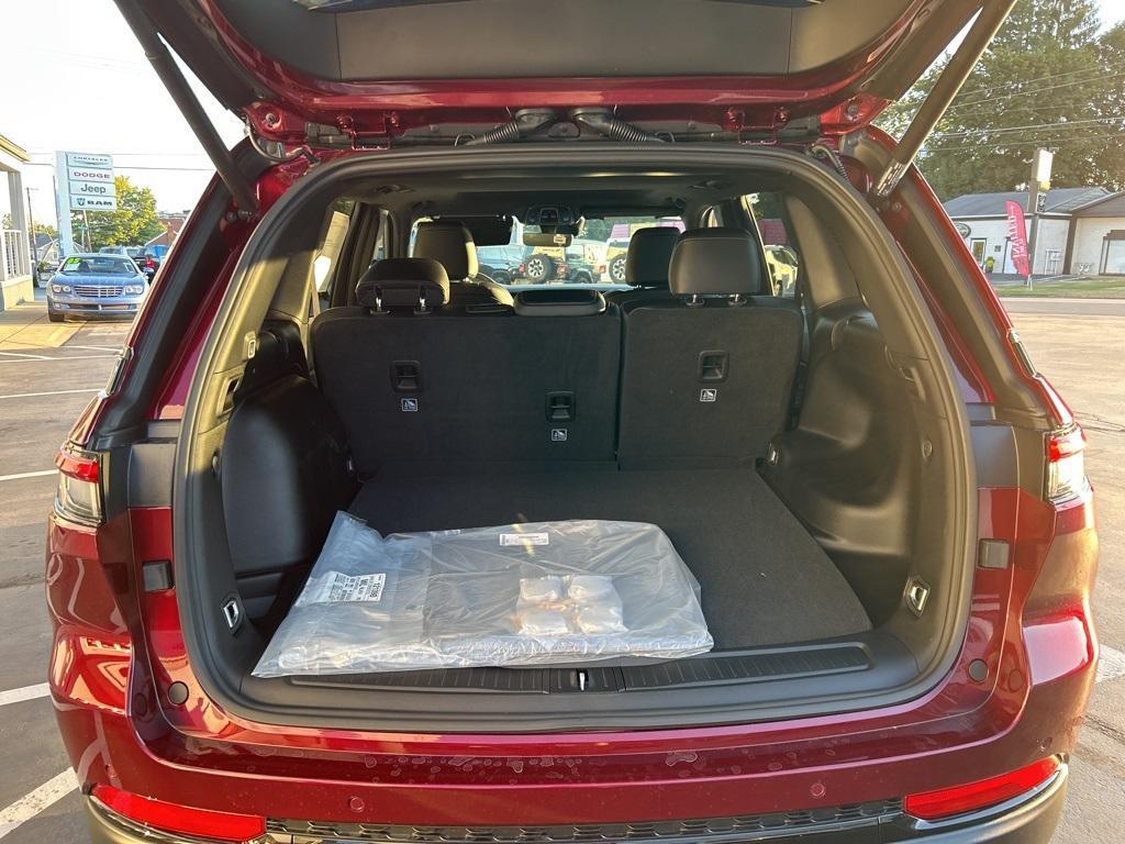 new 2025 Jeep Grand Cherokee car, priced at $39,941