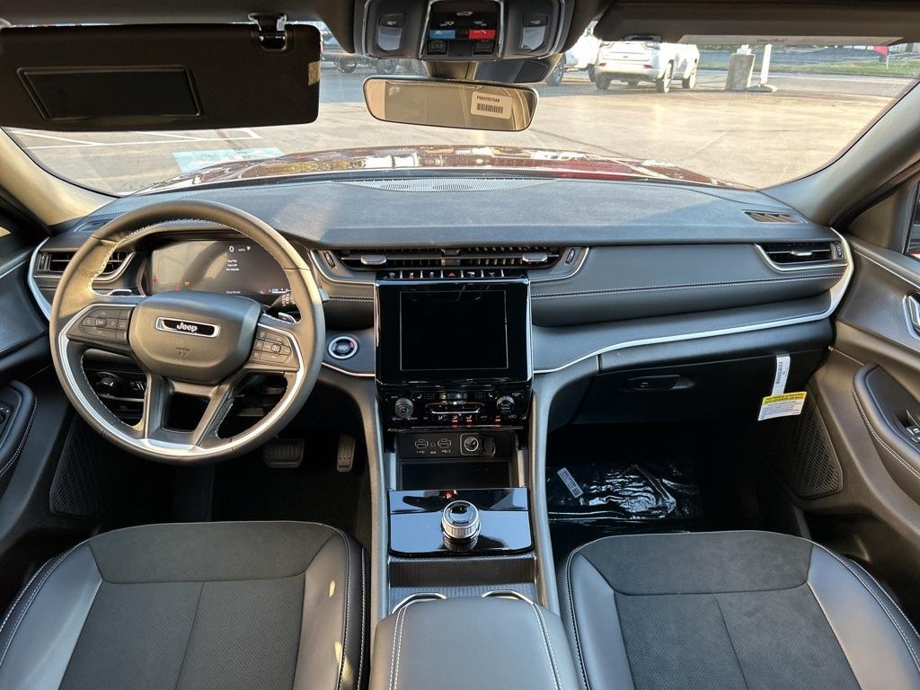 new 2025 Jeep Grand Cherokee car, priced at $39,941