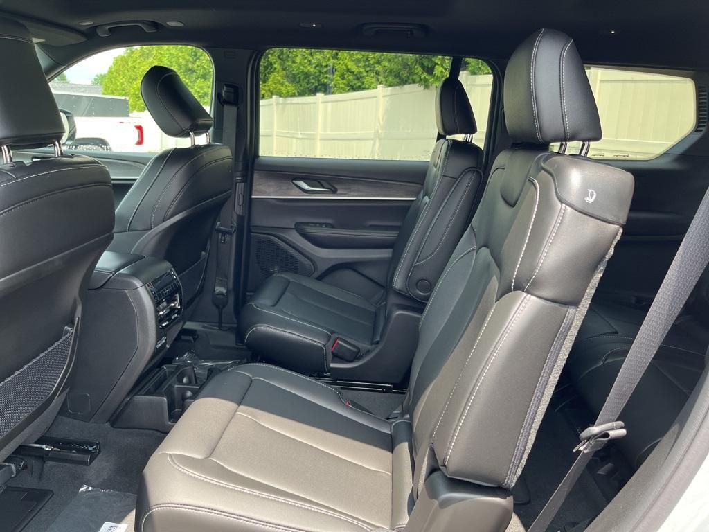 new 2024 Jeep Grand Cherokee L car, priced at $45,999