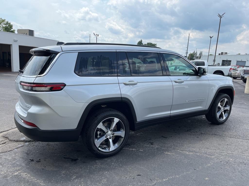 new 2024 Jeep Grand Cherokee L car, priced at $45,999