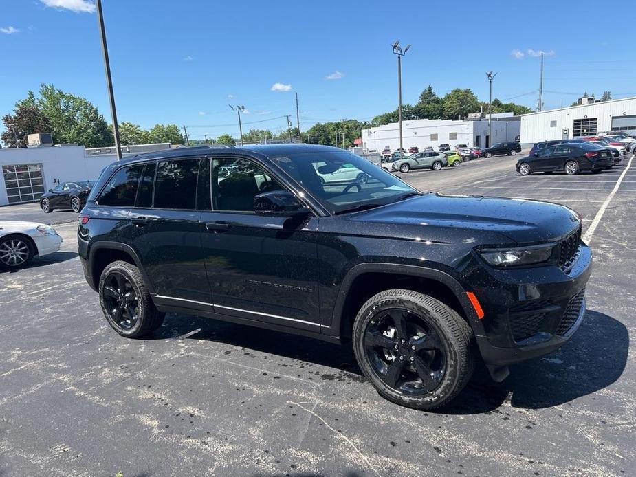 new 2024 Jeep Grand Cherokee car, priced at $47,847